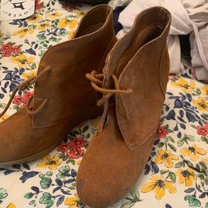 Merona suede wedge. Size 8